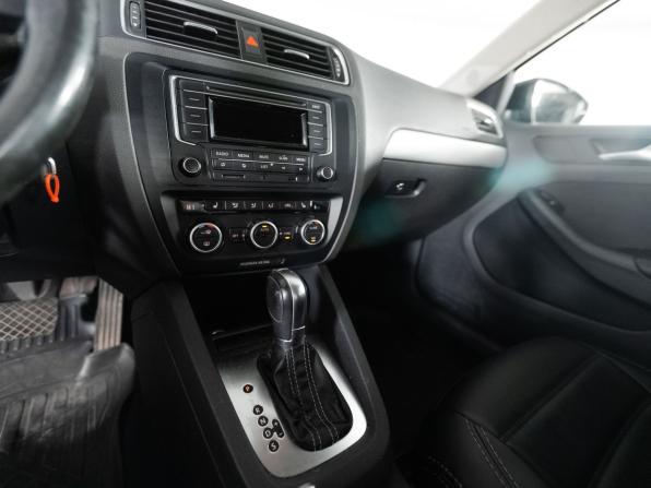 Volkswagen Jetta VI с пробегом 2013 года, цена 740 000 рублей, 209268 км, седан, Автокод Объявления
