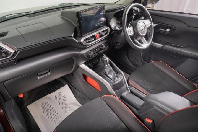 Toyota Raize I с пробегом 2019 года, цена 1 839 000 рублей, 45300 км, внедорожник, Автокод Объявления