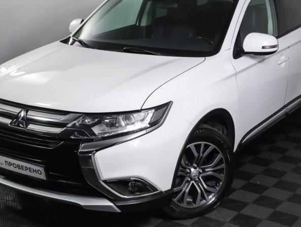 Mitsubishi Outlander III Рестайлинг 2 с пробегом 2015 года, цена 1 843 000 рублей, 75600 км, внедорожник, Автокод Объявления