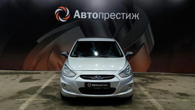Hyundai Solaris I с пробегом 2013 года, цена 650 000 рублей, 265797 км, седан, Автокод Объявления
