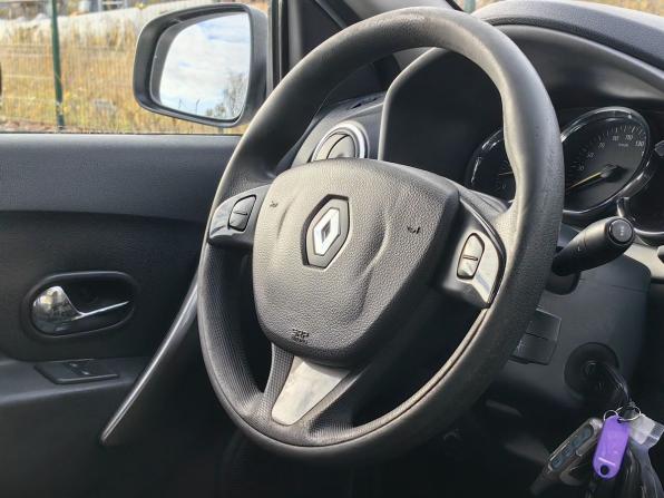 Renault Logan II с пробегом 2017 года, цена 699 000 рублей, 242000 км, седан, Автокод Объявления