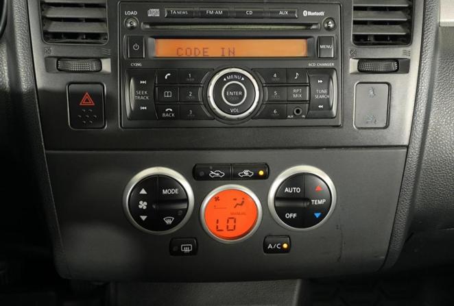 Nissan Tiida I Рестайлинг с пробегом 2010 года, цена 650 000 рублей, 186989 км, хэтчбек, Автокод Объявления