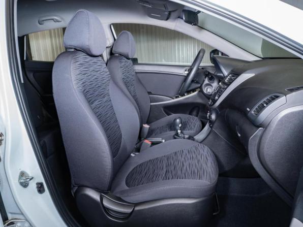 Hyundai Solaris I Рестайлинг с пробегом 2016 года, цена 1 049 000 рублей, 59090 км, хэтчбек, Автокод Объявления