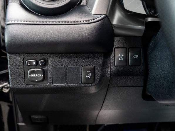 Toyota RAV4 IV (XA40) Рестайлинг с пробегом 2017 года, цена 2 650 000 рублей, 135500 км, внедорожник, Автокод Объявления
