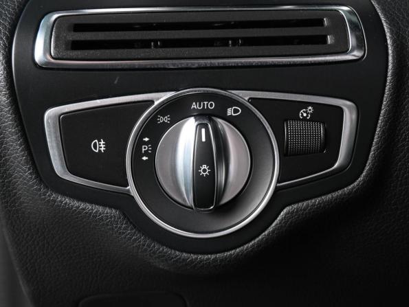 Mercedes-Benz C-Класс IV (W205) Рестайлинг с пробегом 2018 года, цена 3 199 000 рублей, 65909 км, седан, Автокод Объявления