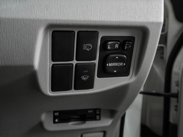 Toyota Prius III (XW30) с пробегом 2010 года, цена 919 000 рублей, 240313 км, лифтбек, Автокод Объявления