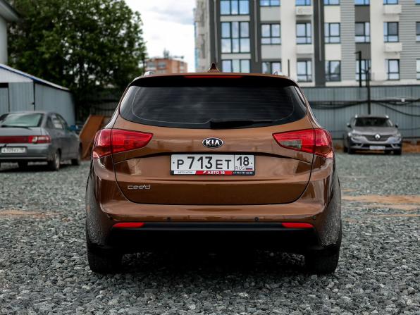 Kia Ceed II Рестайлинг с пробегом 2017 года, цена 1 289 000 рублей, 122300 км, универсал, Автокод Объявления