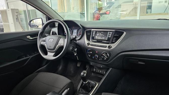 Hyundai Solaris II с пробегом 2018 года, цена 1 299 000 рублей, 138913 км, седан, Автокод Объявления
