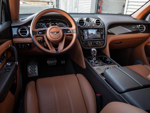 Bentley Bentayga I с пробегом 2019 года, цена 16 640 000 рублей, 21470 км, внедорожник, Автокод Объявления