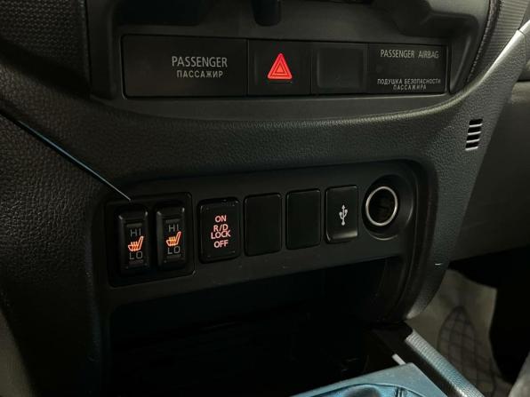 Mitsubishi L200 V с пробегом 2015 года, цена 1 450 000 рублей, 206204 км, пикап, Автокод Объявления