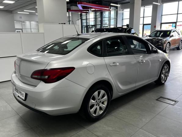 Opel Astra J Рестайлинг с пробегом 2013 года, цена 600 000 рублей, 263847 км, седан, Автокод Объявления