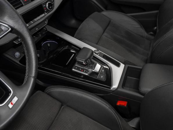 Audi A4 V (B9) Рестайлинг с пробегом 2021 года, цена 4 280 000 рублей, 87015 км, седан, Автокод Объявления