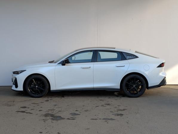 Changan UNI-V I с пробегом 2024 года, цена 2 430 000 рублей, 19441 км, лифтбек, Автокод Объявления
