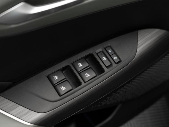 Changan Lamore с пробегом 2024 года, цена 2 090 000 рублей, 14506 км, седан, Автокод Объявления