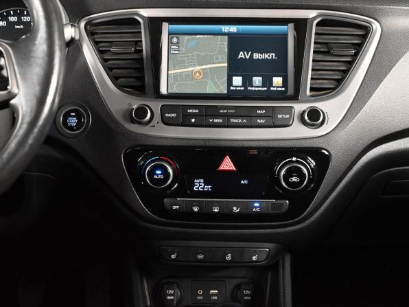 Hyundai Solaris II с пробегом 2017 года, цена 1 400 000 рублей, 58882 км, седан, Автокод Объявления