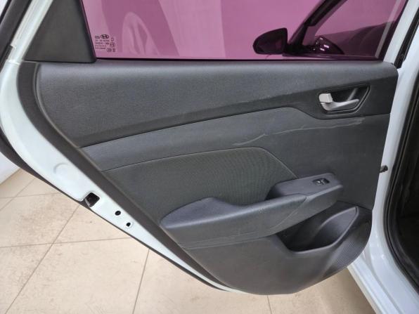 Hyundai Solaris II с пробегом 2017 года, цена 995 000 рублей, 207747 км, седан, Автокод Объявления