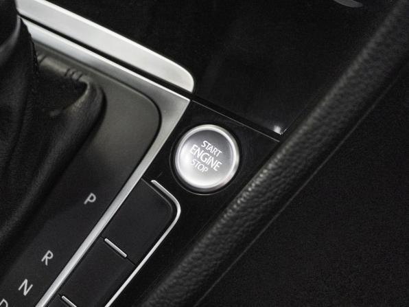 Volkswagen Golf VII с пробегом 2014 года, цена 1 350 000 рублей, 97829 км, универсал, Автокод Объявления