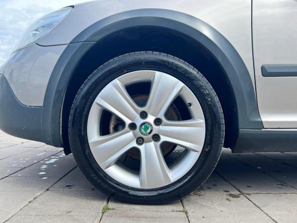 Skoda Octavia II (A5) Рестайлинг с пробегом 2011 года, цена 970 000 рублей, 270559 км, универсал, Автокод Объявления