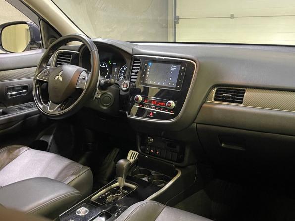 Mitsubishi Outlander III Рестайлинг 3 с пробегом 2020 года, цена 2 680 000 рублей, 86306 км, внедорожник, Автокод Объявления