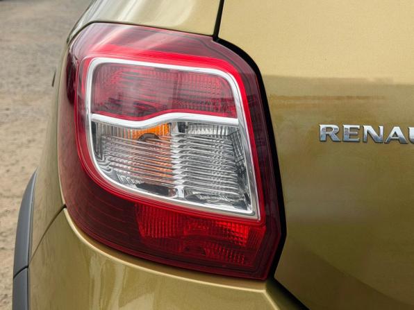 Renault Sandero II с пробегом 2017 года, цена 1 100 000 рублей, 99403 км, хэтчбек, Автокод Объявления