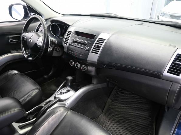 Mitsubishi Outlander II Рестайлинг с пробегом 2010 года, цена 1 049 900 рублей, 371000 км, внедорожник, Автокод Объявления
