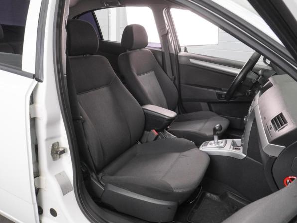 Opel Astra H Рестайлинг с пробегом 2010 года, цена 534 000 рублей, 269091 км, седан, Автокод Объявления