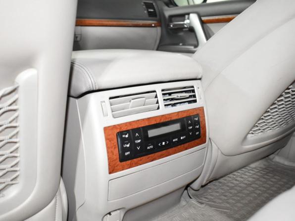 Toyota Land Cruiser 200 Series Рестайлинг 1 с пробегом 2012 года, цена 3 049 000 рублей, 317237 км, внедорожник, Автокод Объявления