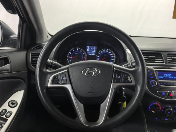 Hyundai Solaris I Рестайлинг с пробегом 2015 года, цена 950 000 рублей, 116387 км, седан, Автокод Объявления