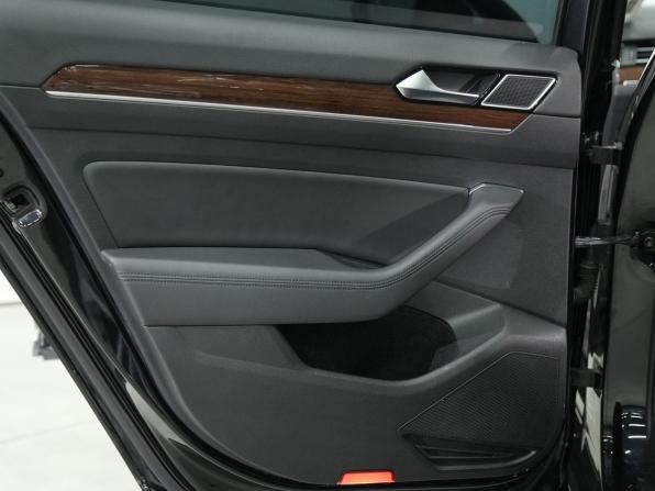 Volkswagen Passat B8 с пробегом 2015 года, цена 1 845 000 рублей, 78000 км, универсал, Автокод Объявления