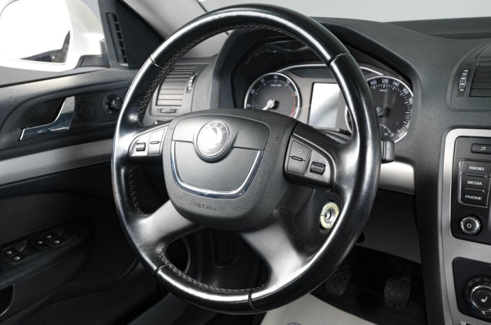 Skoda Octavia II (A5) Рестайлинг Тюмень  - изображение 12