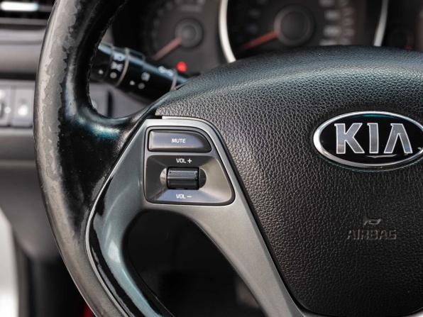 Kia Rio III с пробегом 2015 года, цена 700 000 рублей, 322094 км, седан, Автокод Объявления
