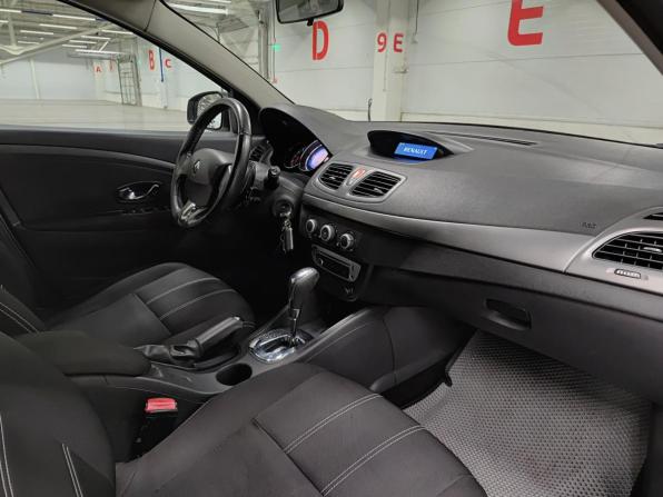 Renault Fluence I Рестайлинг с пробегом 2014 года, цена 820 000 рублей, 152662 км, седан, Автокод Объявления