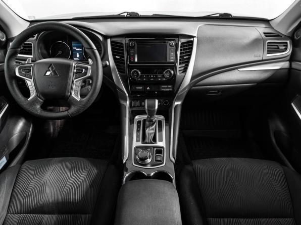 Mitsubishi Pajero Sport III с пробегом 2018 года, цена 2 749 000 рублей, 160667 км, внедорожник, Автокод Объявления