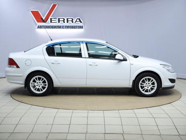 Opel Astra H Рестайлинг с пробегом 2012 года, цена 590 000 рублей, 117040 км, седан, Автокод Объявления