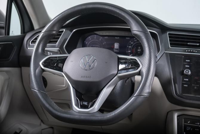 Volkswagen Tiguan II с пробегом 2018 года, цена 3 199 000 рублей, 124000 км, внедорожник, Автокод Объявления