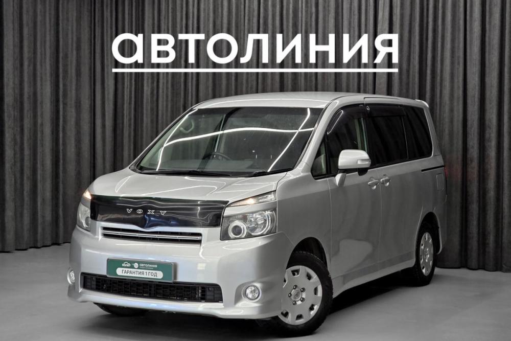 Toyota Voxy II (R70) Красноярск  - изображение 1