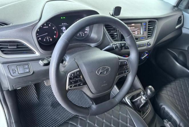 Hyundai Solaris II с пробегом 2018 года, цена 849 000 рублей, 161734 км, седан, Автокод Объявления