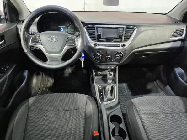 Hyundai Solaris II с пробегом 2018 года, цена 1 305 000 рублей, 158000 км, седан, Автокод Объявления