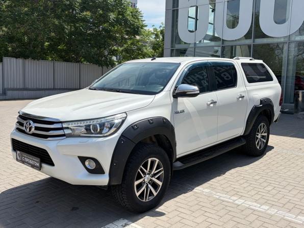 Toyota Hilux VIII с пробегом 2016 года, цена 3 399 900 рублей, 239000 км, пикап, Автокод Объявления