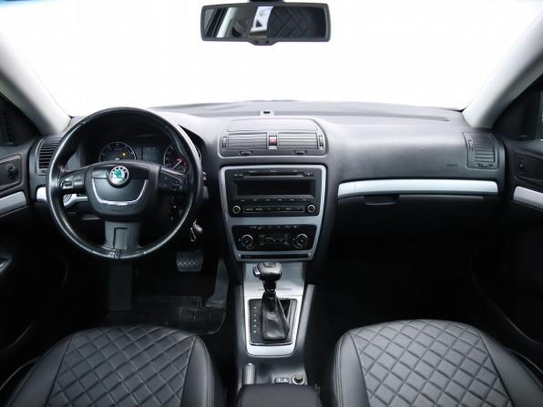 Skoda Octavia II (A5) Рестайлинг с пробегом 2011 года, цена 640 000 рублей, 117577 км, лифтбек, Автокод Объявления