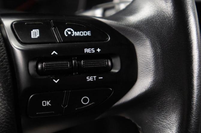 Kia Rio IV Рестайлинг с пробегом 2021 года, цена 1 789 000 рублей, 117700 км, хэтчбек, Автокод Объявления