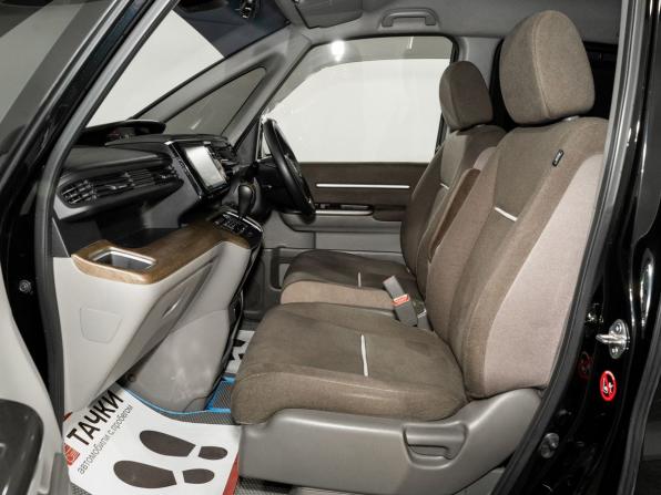 Honda Stepwgn V с пробегом 2015 года, цена 1 689 500 рублей, 165220 км, минивэн, Автокод Объявления