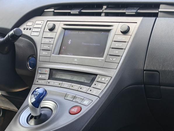 Toyota Prius III Рестайлинг (XW30) с пробегом 2012 года, цена 999 000 рублей, 160000 км, лифтбек, Автокод Объявления