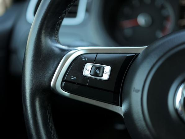 Volkswagen Polo V Рестайлинг с пробегом 2020 года, цена 1 299 000 рублей, 149947 км, седан, Автокод Объявления