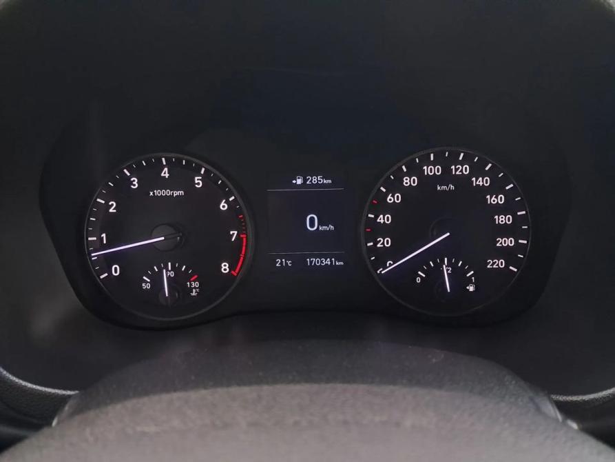 Hyundai Solaris II Санкт-Петербург  - изображение 13