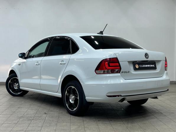 Volkswagen Polo V Рестайлинг с пробегом 2018 года, цена 1 100 000 рублей, 99000 км, седан, Автокод Объявления