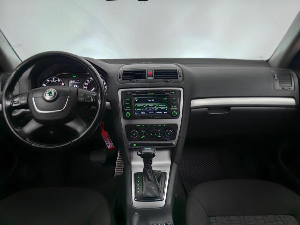 Skoda Octavia II (A5) Рестайлинг с пробегом 2013 года, цена 798 000 рублей, 195425 км, лифтбек, Автокод Объявления