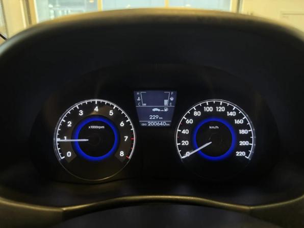 Hyundai Solaris I с пробегом 2011 года, цена 630 000 рублей, 200638 км, хэтчбек, Автокод Объявления