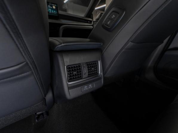 Toyota Camry IX (XV80) China Market с пробегом 2026 года, цена 4 500 000 рублей, 50 км, седан, Автокод Объявления