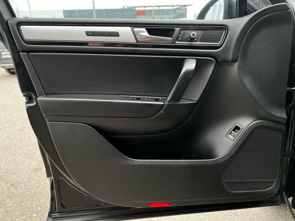 Volkswagen Touareg II с пробегом 2011 года, цена 1 790 000 рублей, 255701 км, внедорожник, Автокод Объявления